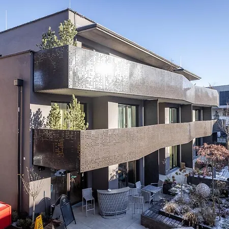 Alp Living Self-check In אינסברוק