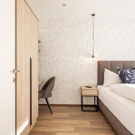 Alp Living Self-check In إنسبروك