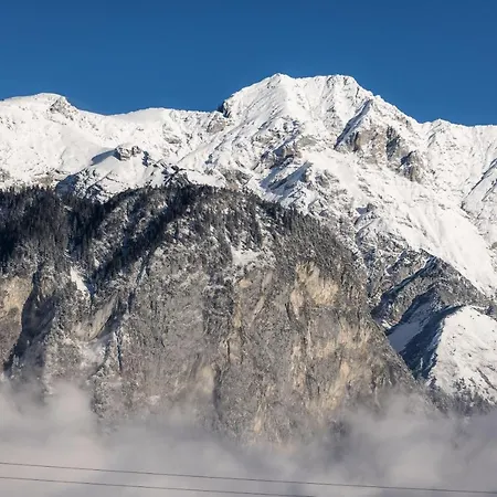 Alp Living Self-check In אינסברוק