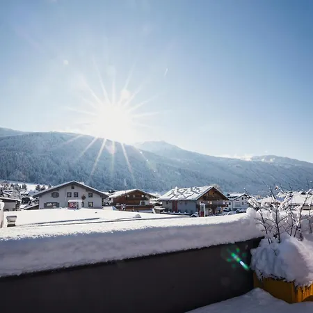 Alp Living Self-check In דירה